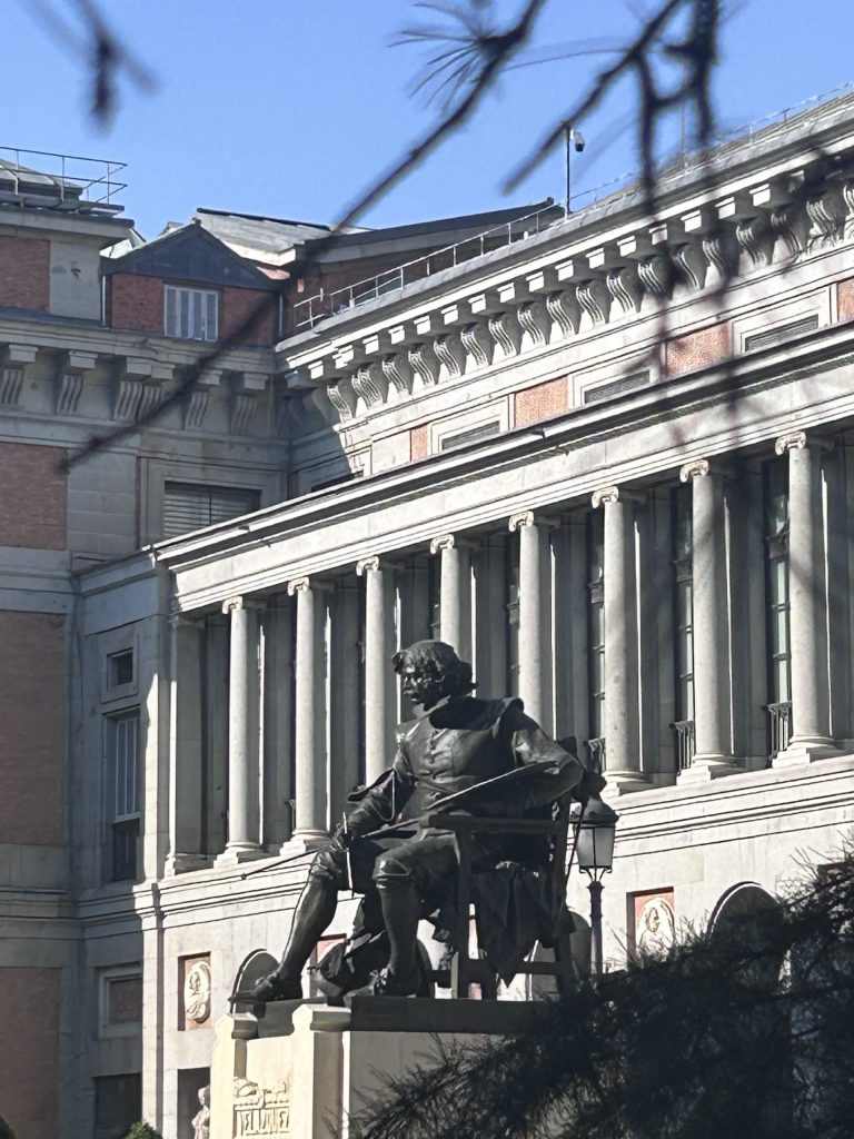 Estatua de Velázquez en el Museo del Prado. Foto de Lidia Guerra