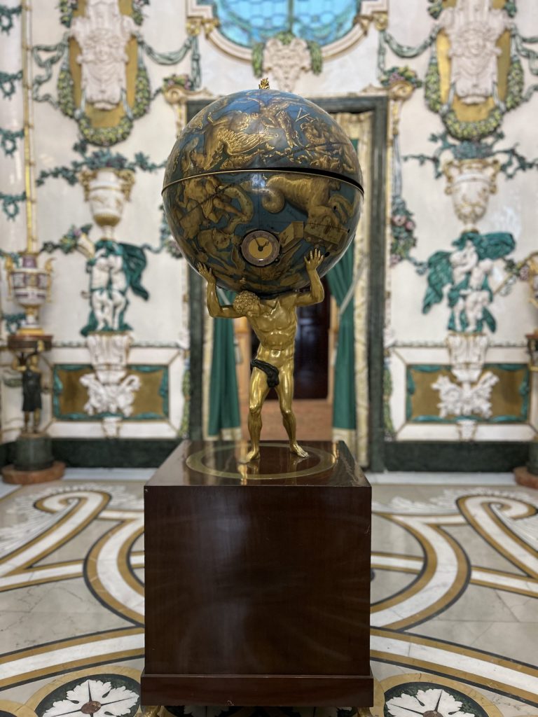 El reloj de Atlas. Palacio Real. Patrimonio Nacional. TGYN