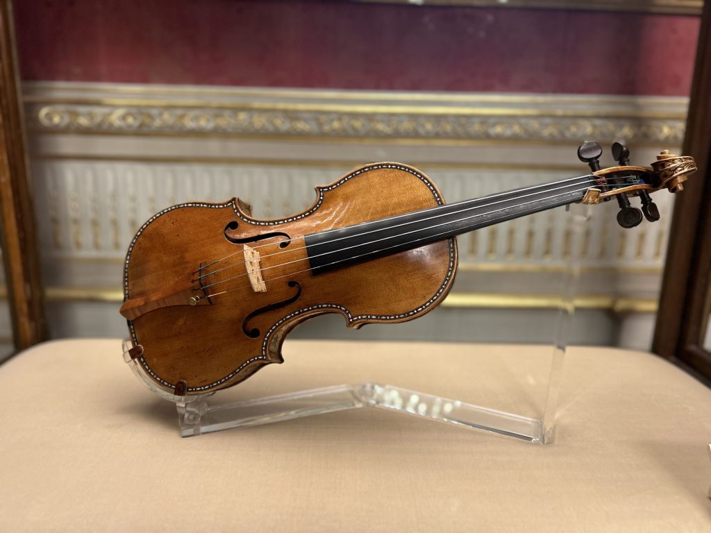 Instrumento stradivarius. Palacio Real. Patrimonio Nacional. TGYN